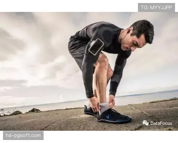 商业动态：某运动品牌发布新款智能篮球，内置传感器可追踪出手速率与弧度